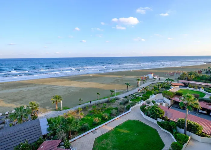 Lazuli Sea View Beachfront Ap 254 * Lárnaca